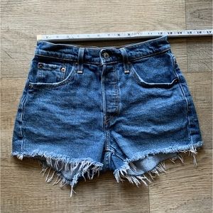 COPY - 501 Levi’s denim shorts size 25
